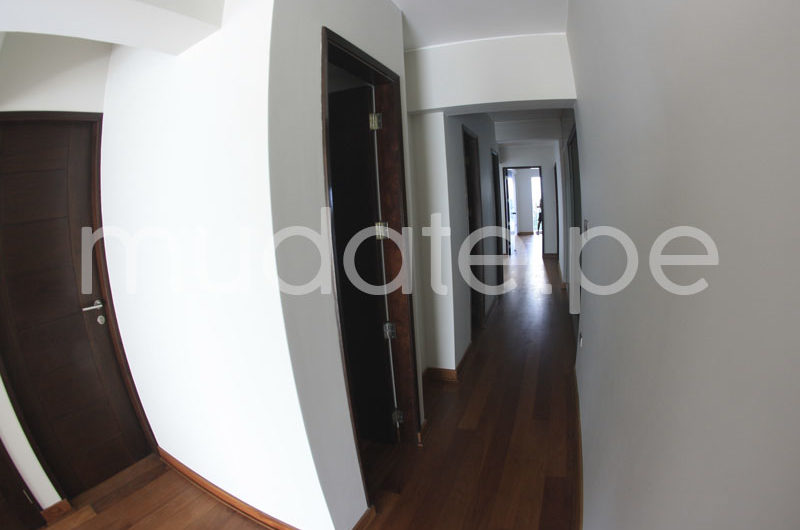 Venta de excelente departamento en Surco