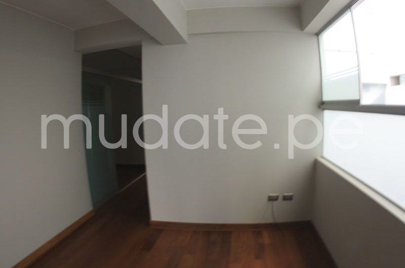 Venta de excelente departamento en Surco